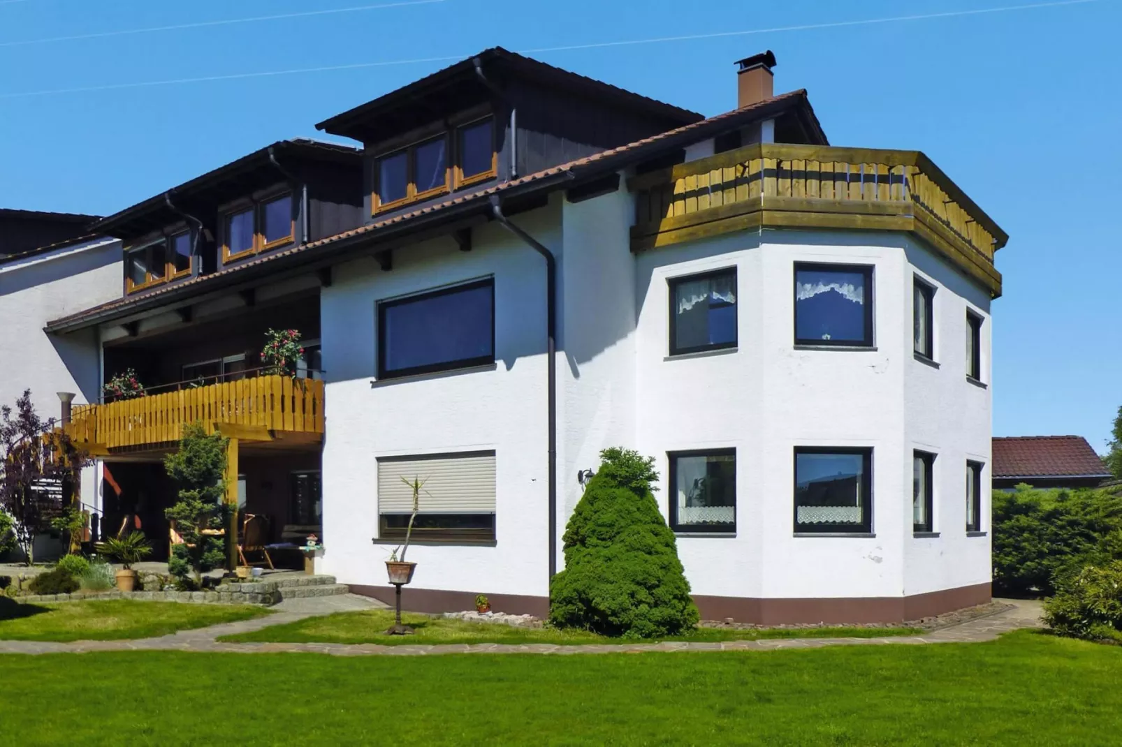 Fewo 150 qm-Exterior summer