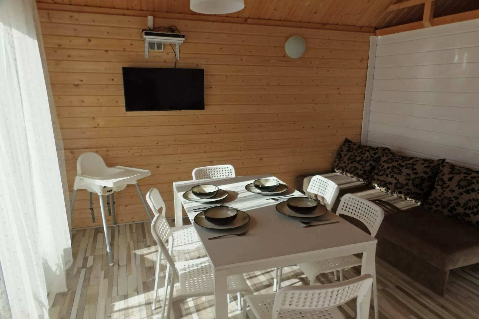 Domek dla maks 5 os-Dining room