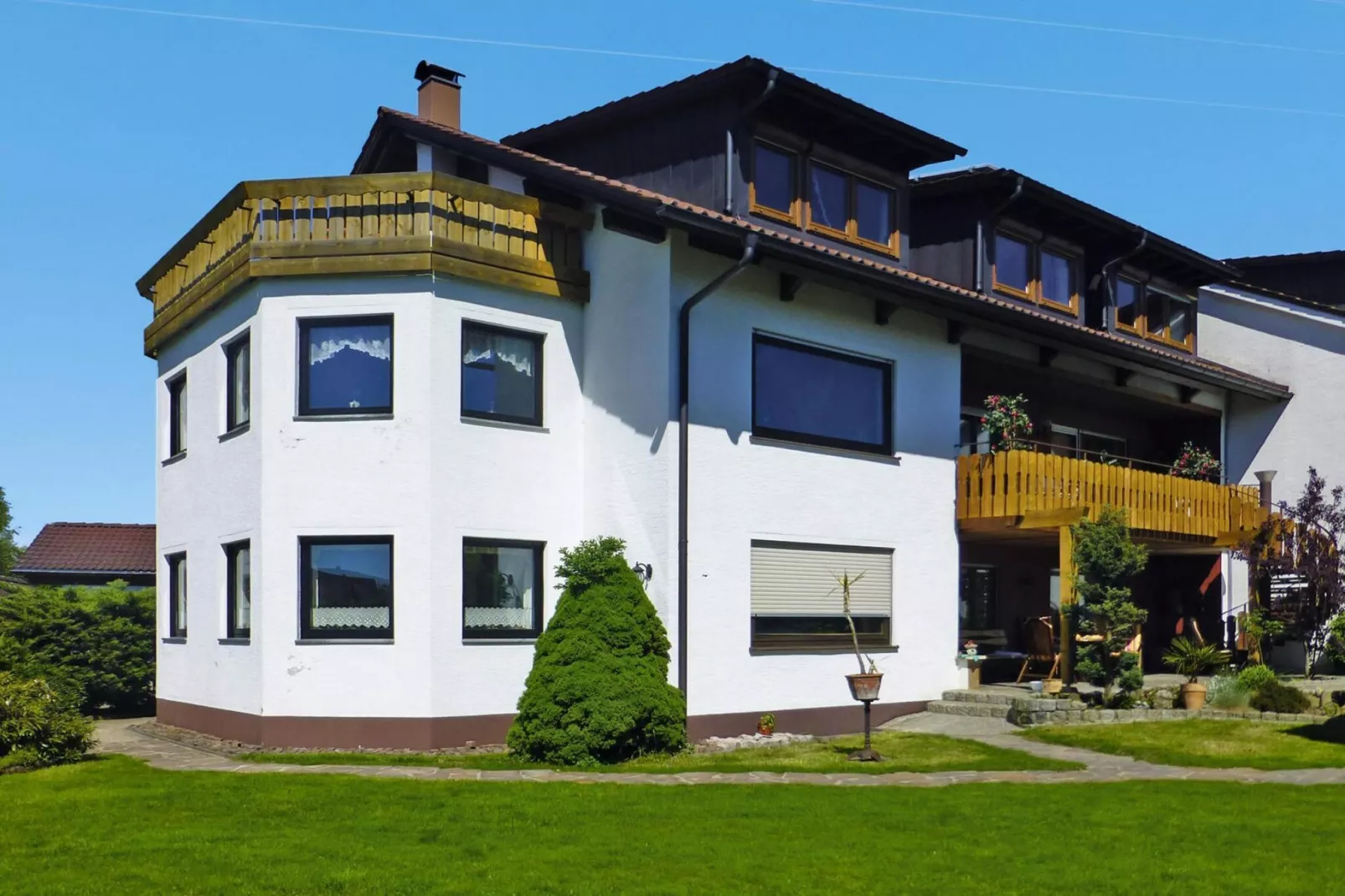 Fewo 150 qm-Exterior summer