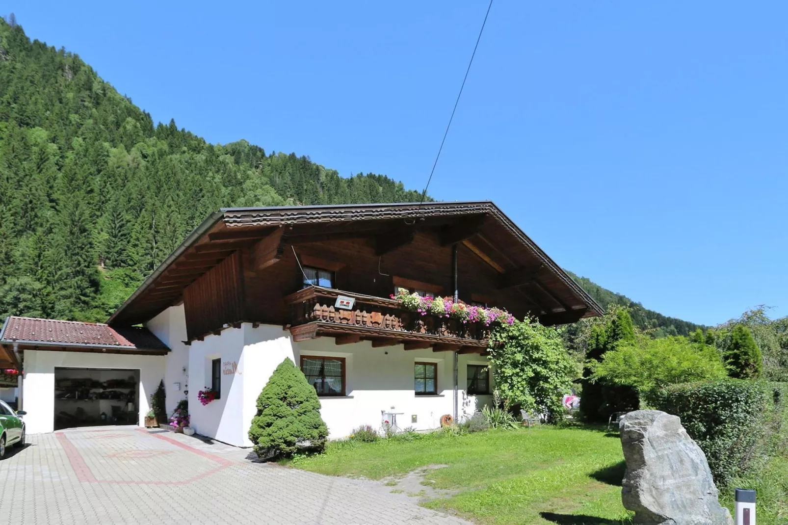 Apart Mario-Exterior summer