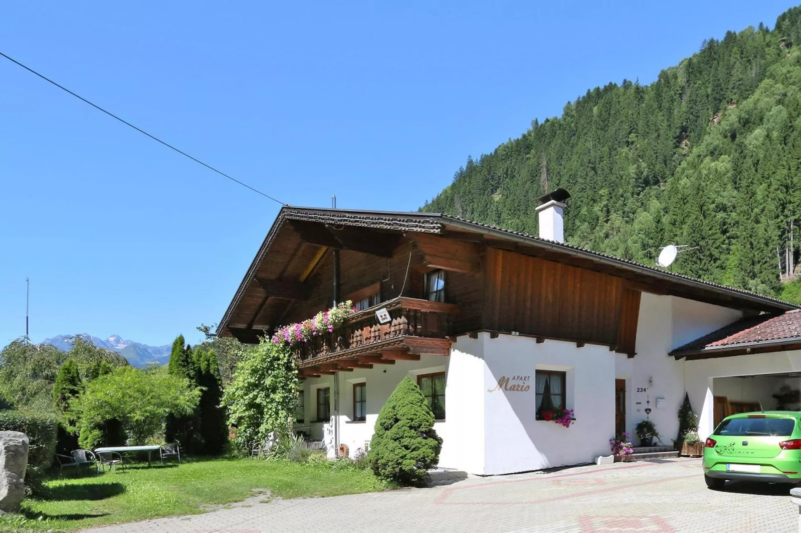 Apart Mario-Exterior summer