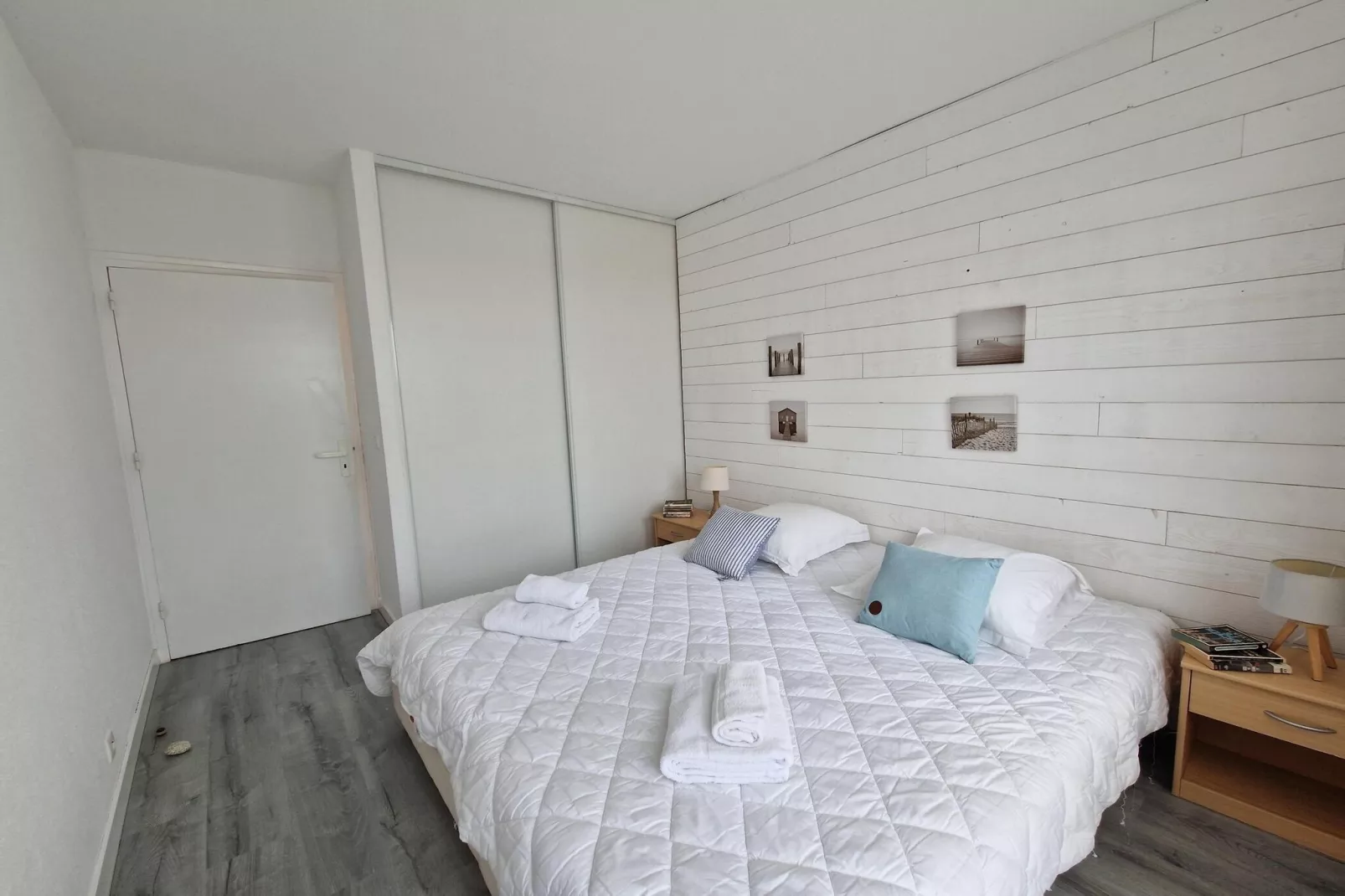 Apartment in top location with fantastic sea view Primel Plougasnou-Bedroom