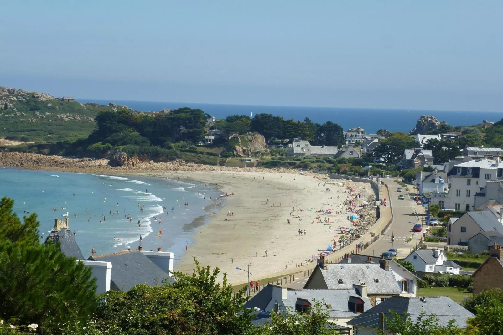 Apartment in top location with fantastic sea view Primel Plougasnou-Areas summer 1km