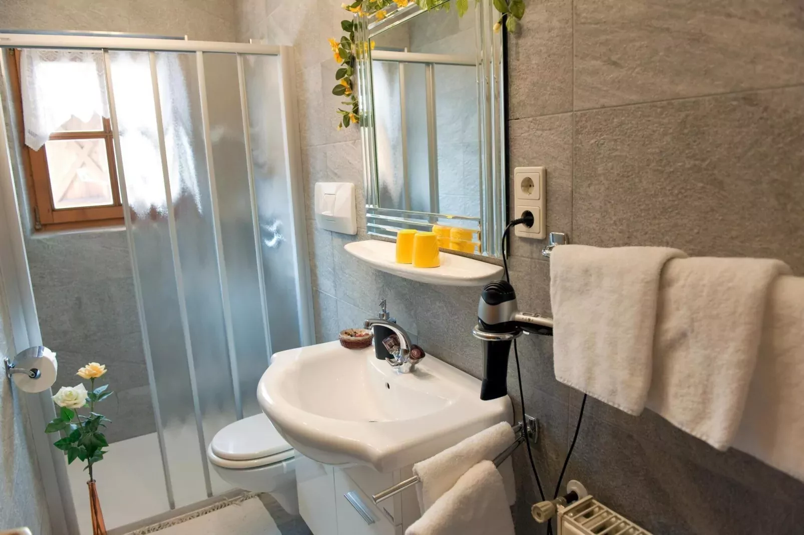 Niedermunthof Villnöß - Fermeda-Bathroom