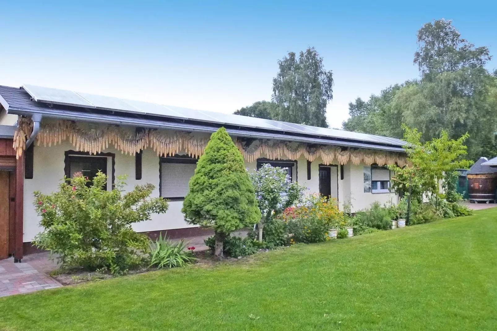 Reihenbungalow an einem Spreearm-Exterior summer
