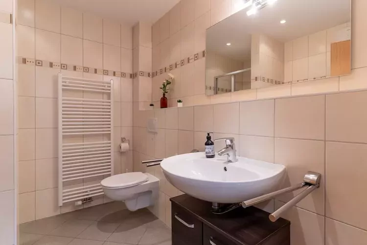 Am Ankerplatz 33-Bathroom