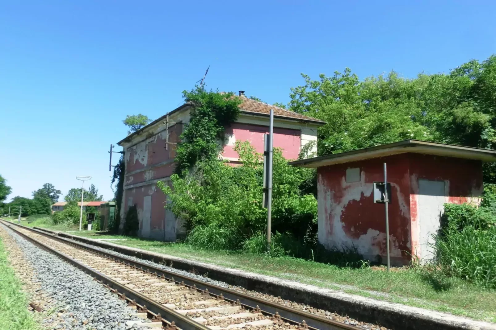 Agri-tourism Borgo Ameno Casanova Lerrone M2 / A2-Areas summer 1km
