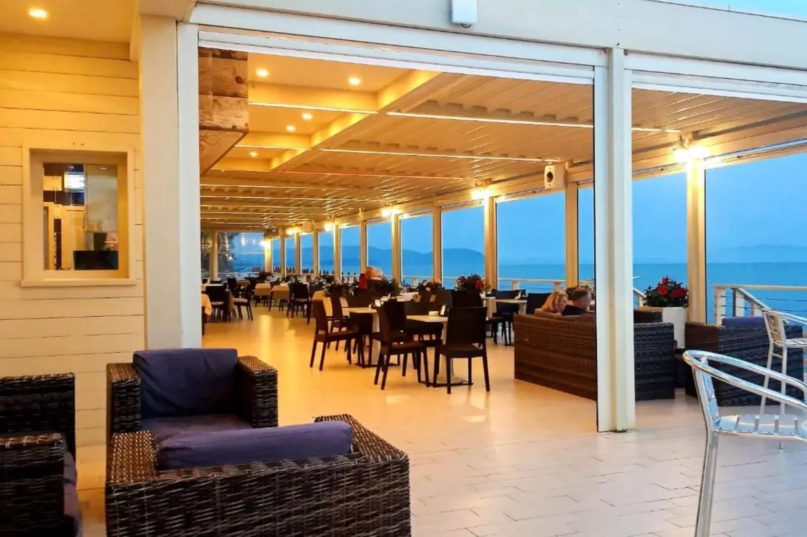 Holiday resort Riva degli Etruschi San Vincenzo-Ville Large Sup Trilo ANSONICA100 m dal mare-Dining room
