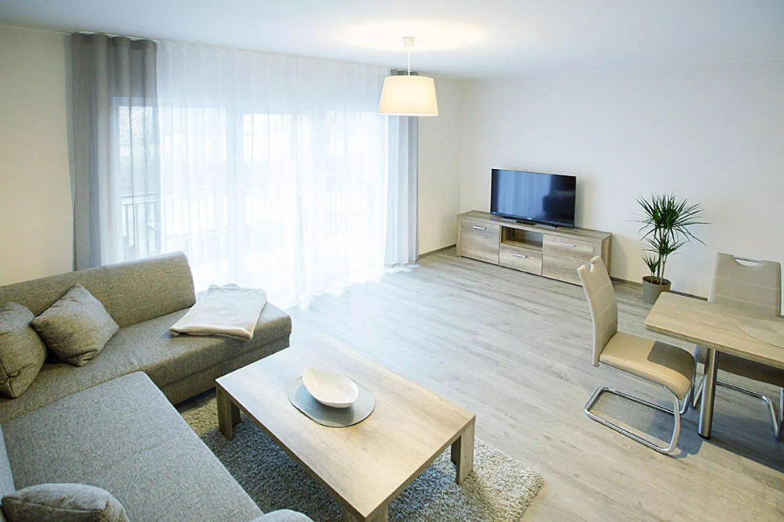 Apartment 75 qm mit Spreeblick-Living room