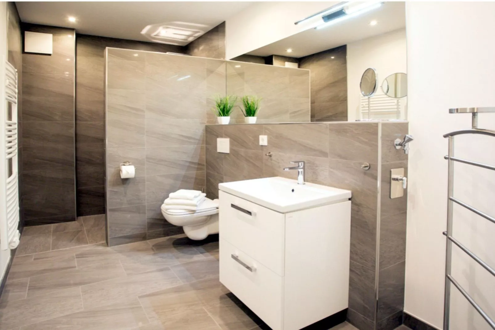 Apartment 75 qm mit Spreeblick-Bathroom