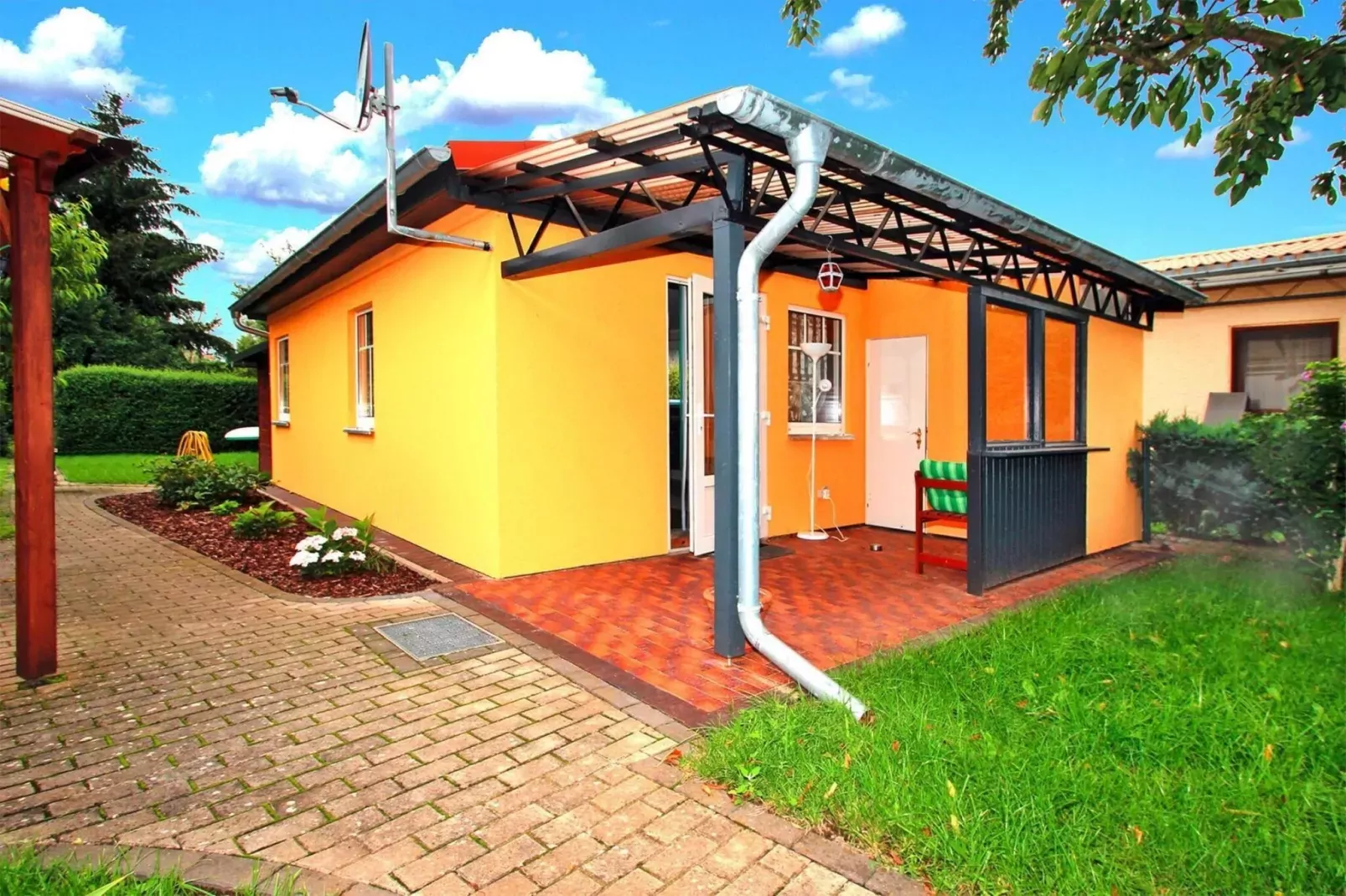 Bungalow am Spreeufer-Exterior summer