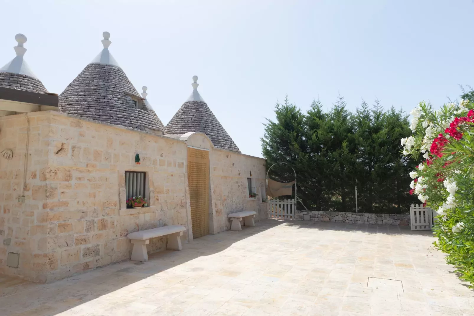 Trullo Filippo Ostuni-Außenbereich Sommer