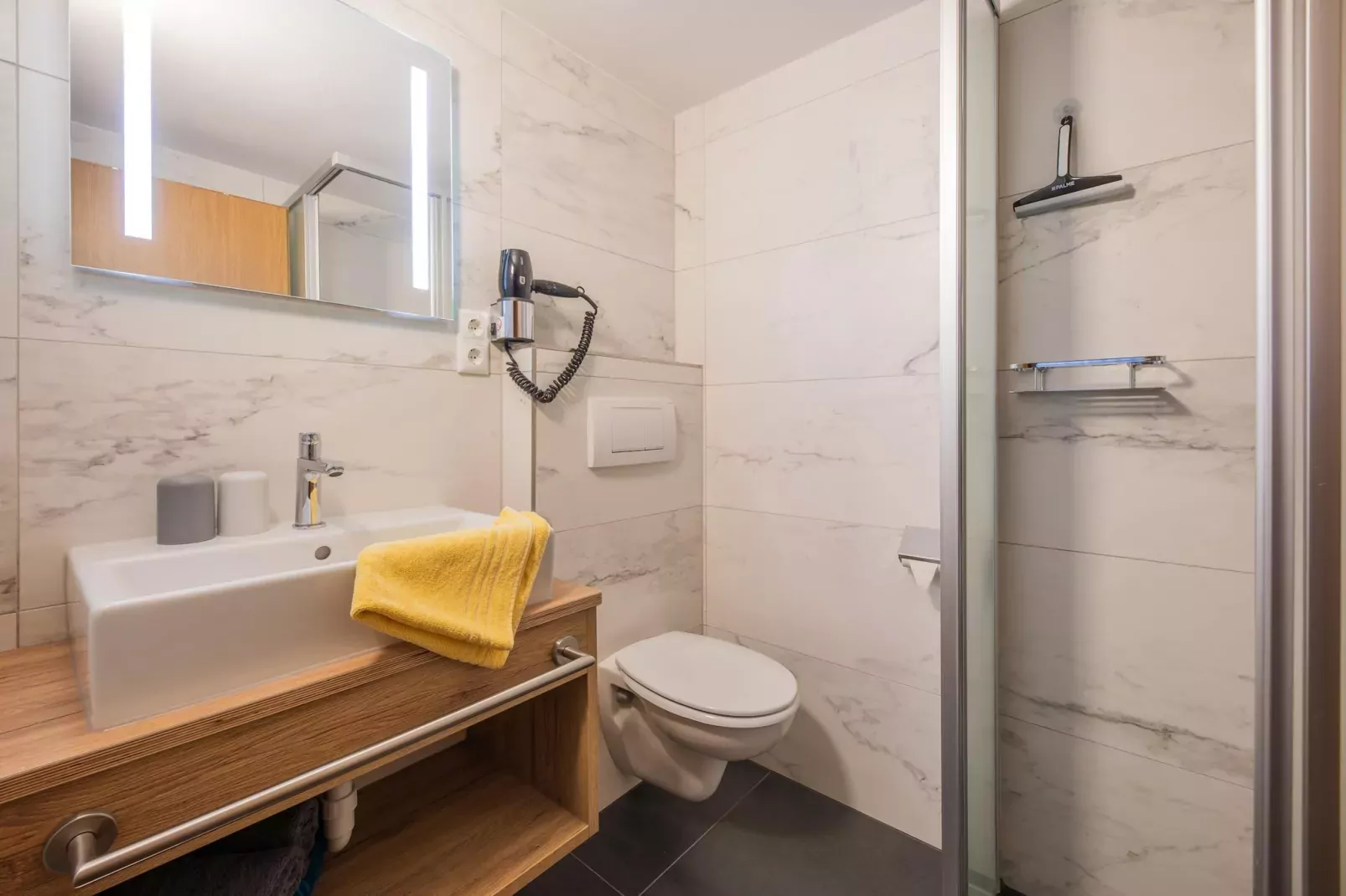 Ferienhaus Milders 5 - Bathroom