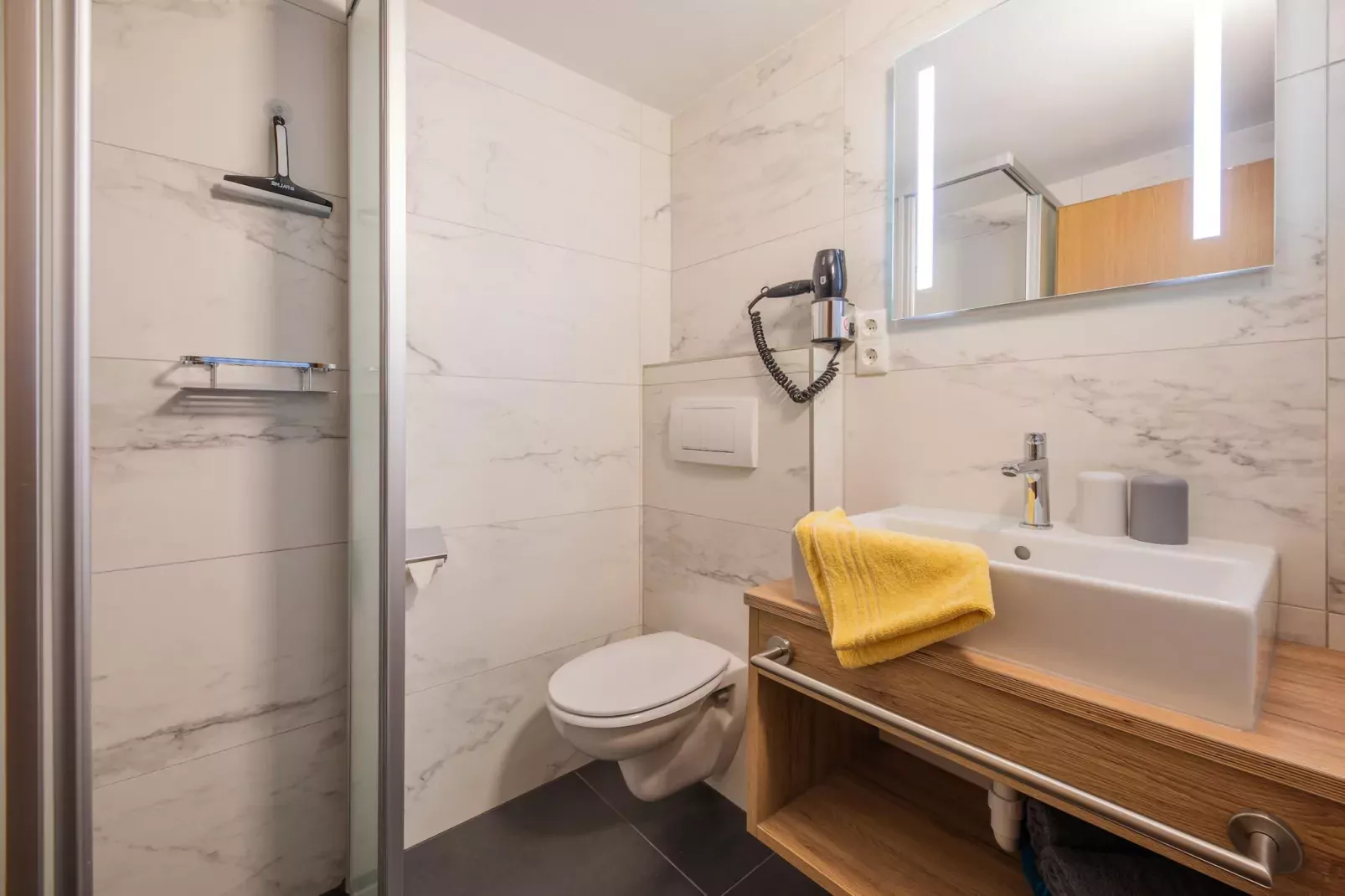 Ferienhaus Milders 5 - Bathroom