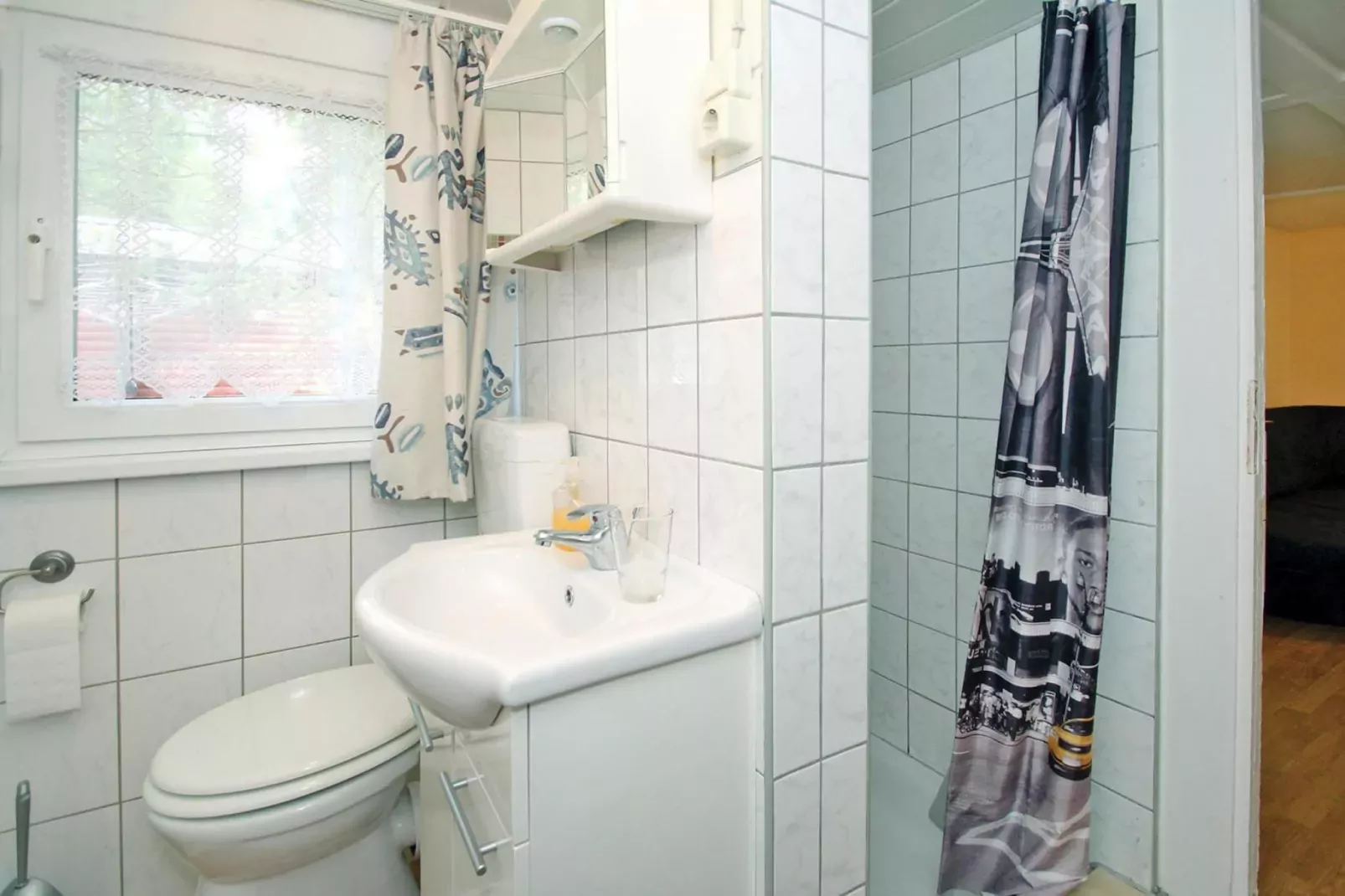 Bungalow 47 qm 4 Pers-Bathroom
