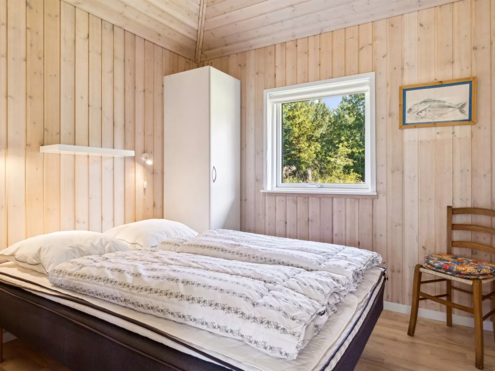 "Swen" - 1.3km from the sea-Inside
