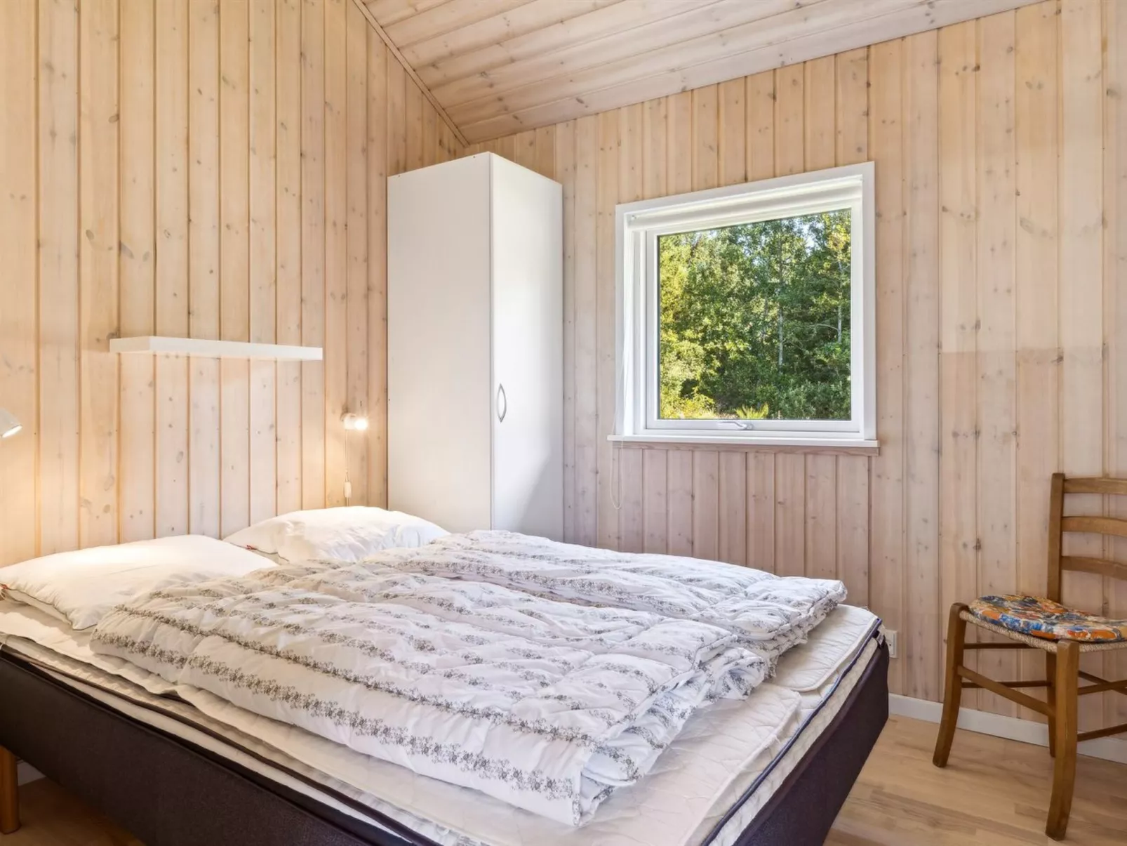 "Swen" - 1.3km from the sea-Inside