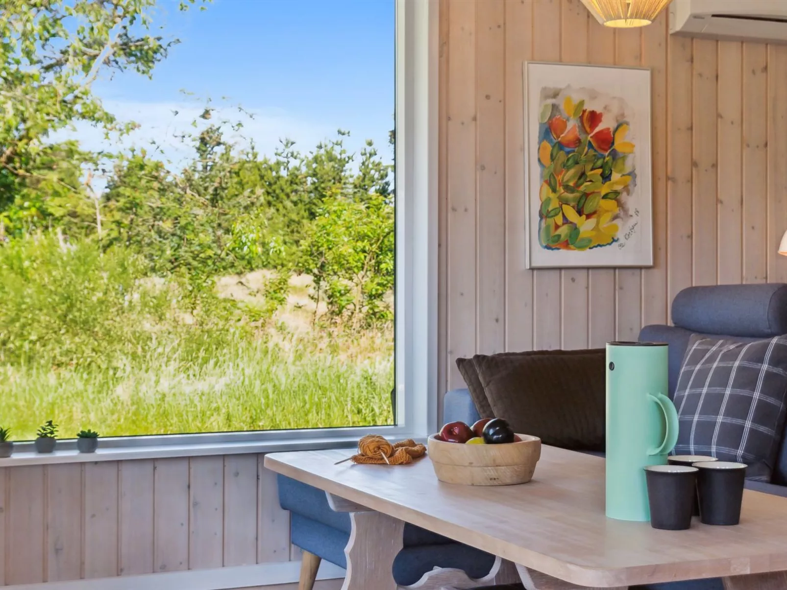"Swen" - 1.3km from the sea-Inside