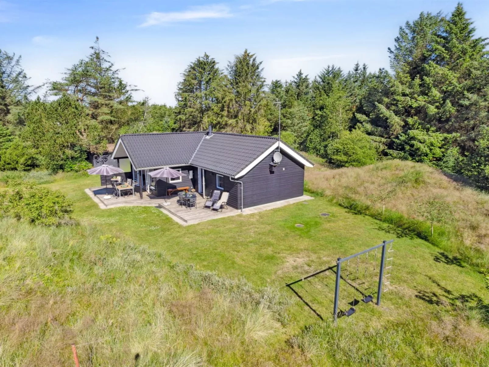 "Swen" - 1.3km from the sea-Outside