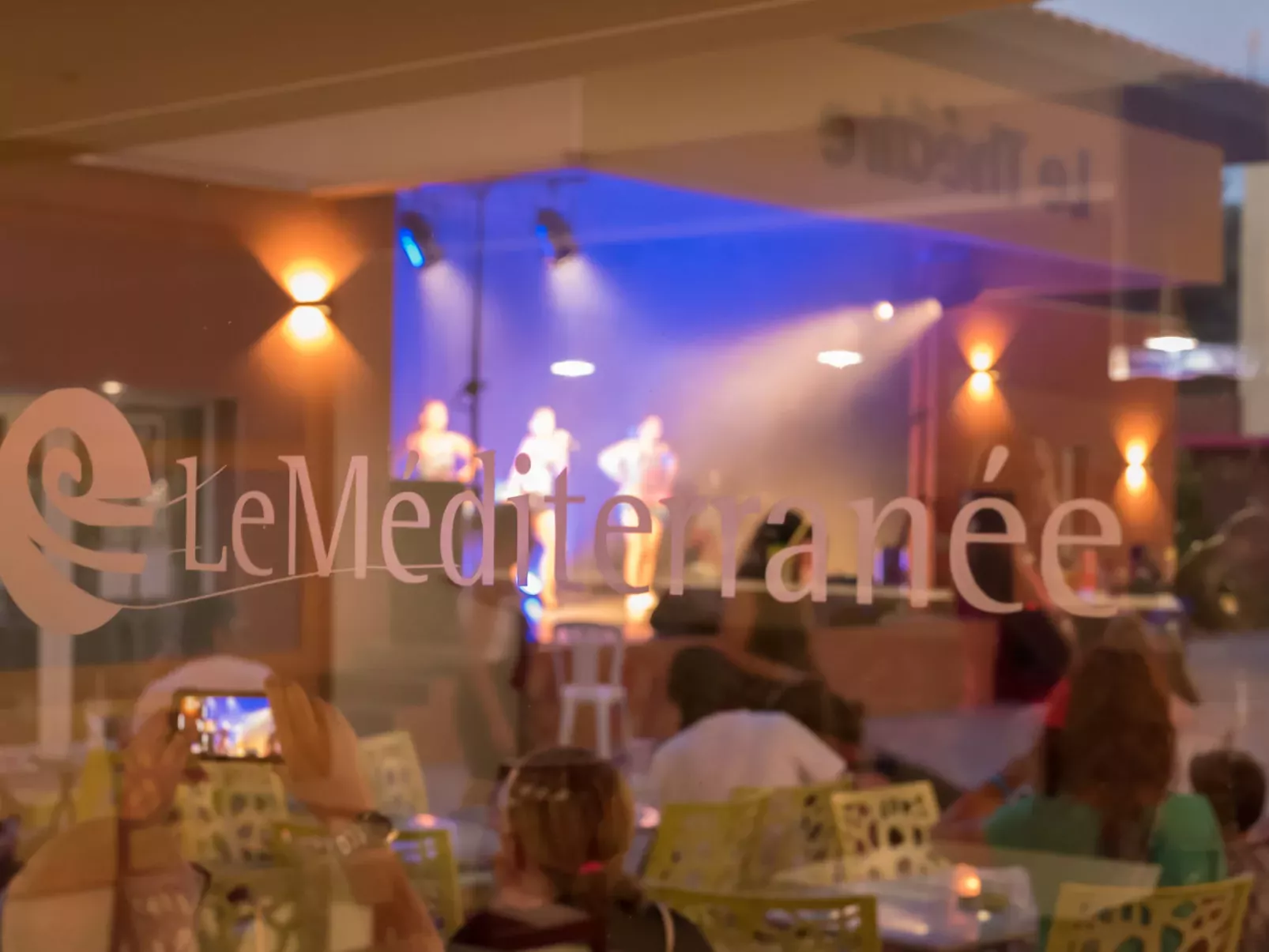 Le Mediterranée-Inside
