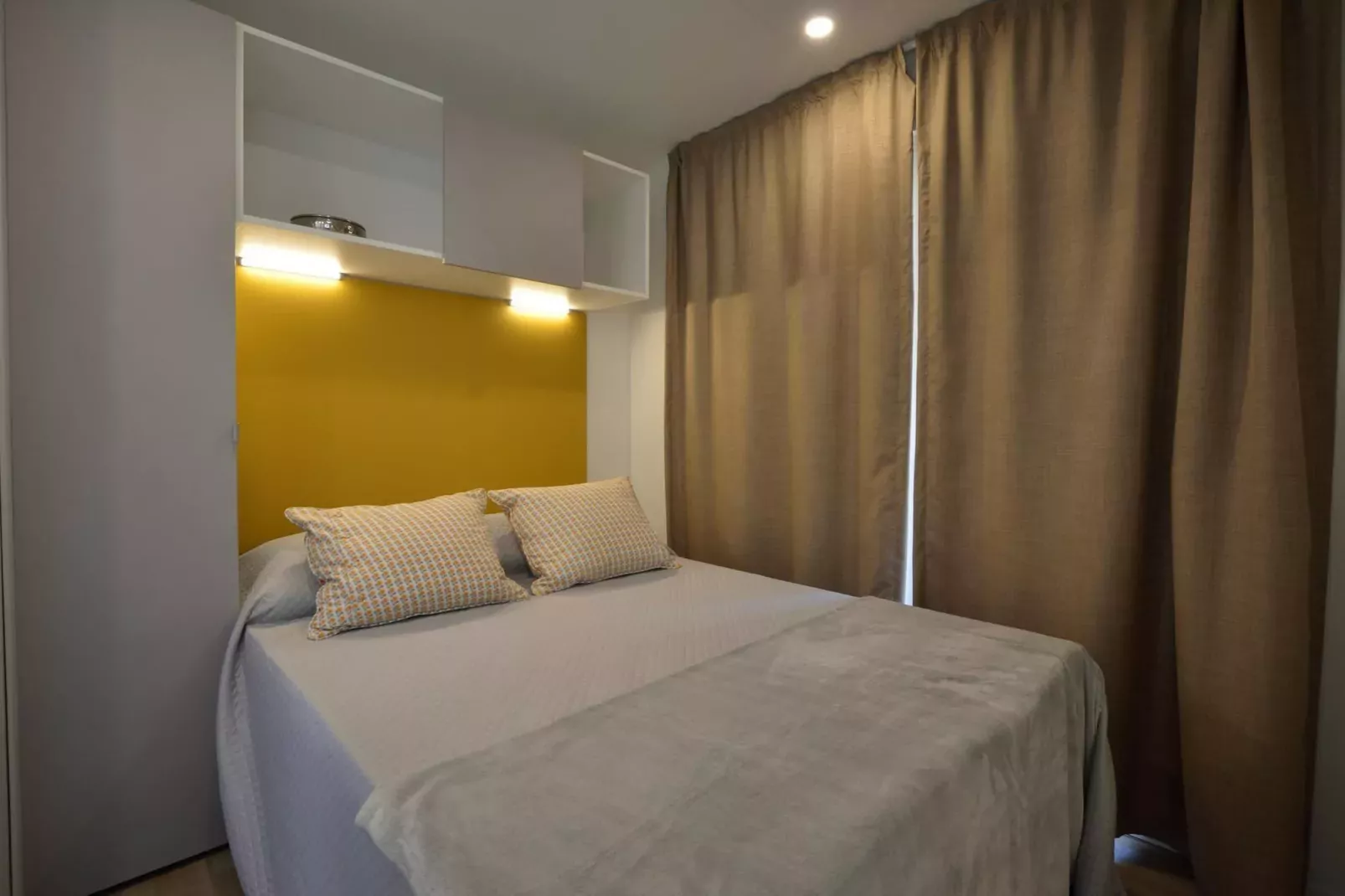 Caravan park della Colombaia, Padenghe sul Garda-CM Piazetta Fam.-Schlafzimmer