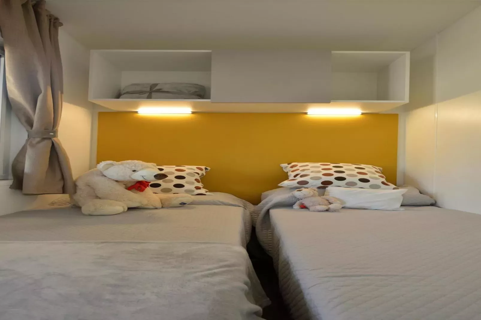Caravan park della Colombaia, Padenghe sul Garda-CM Piazetta Fam.-Schlafzimmer