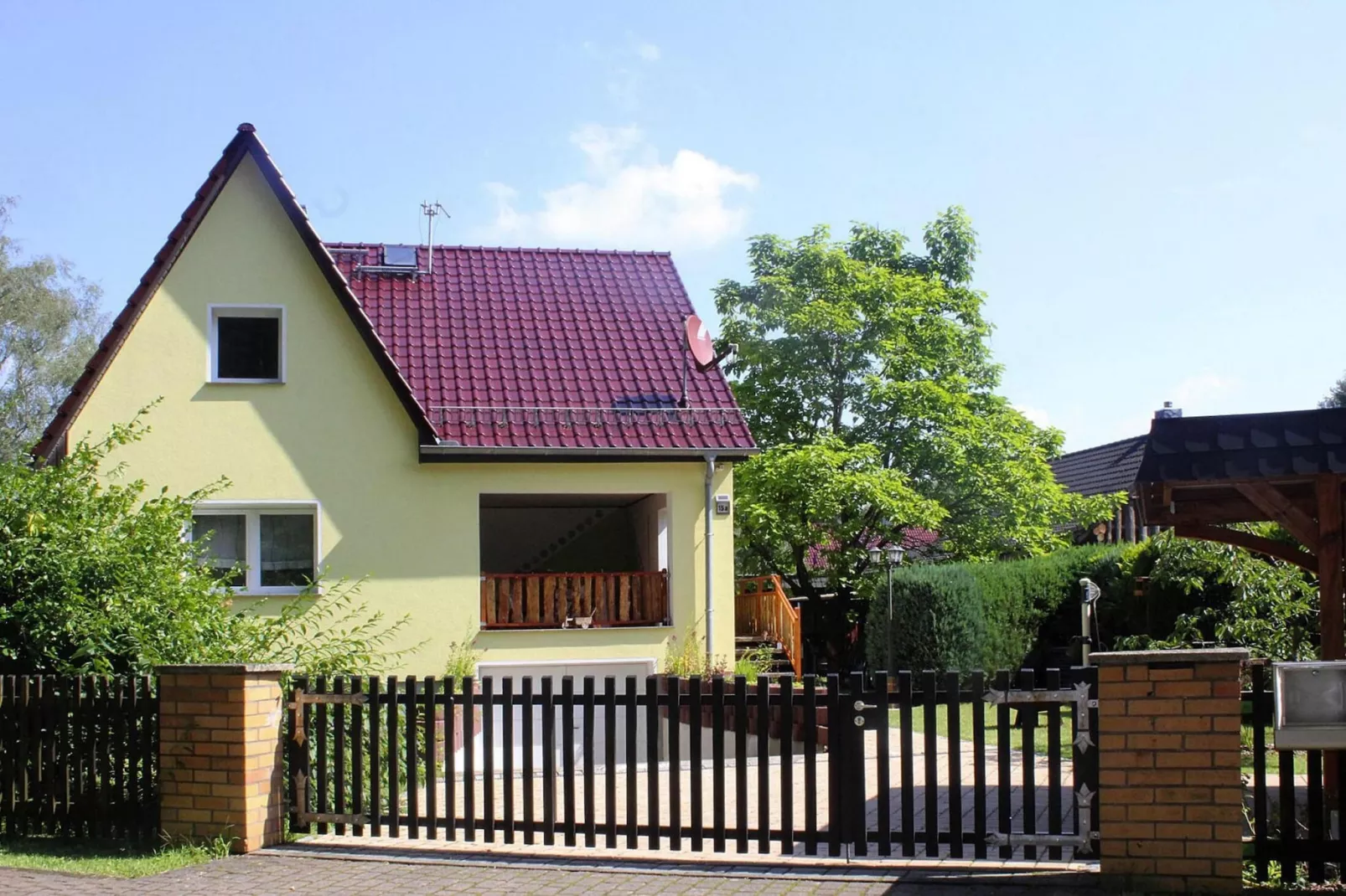 Ferienhaus in Kummersdorf bei Storkow-Exterior summer