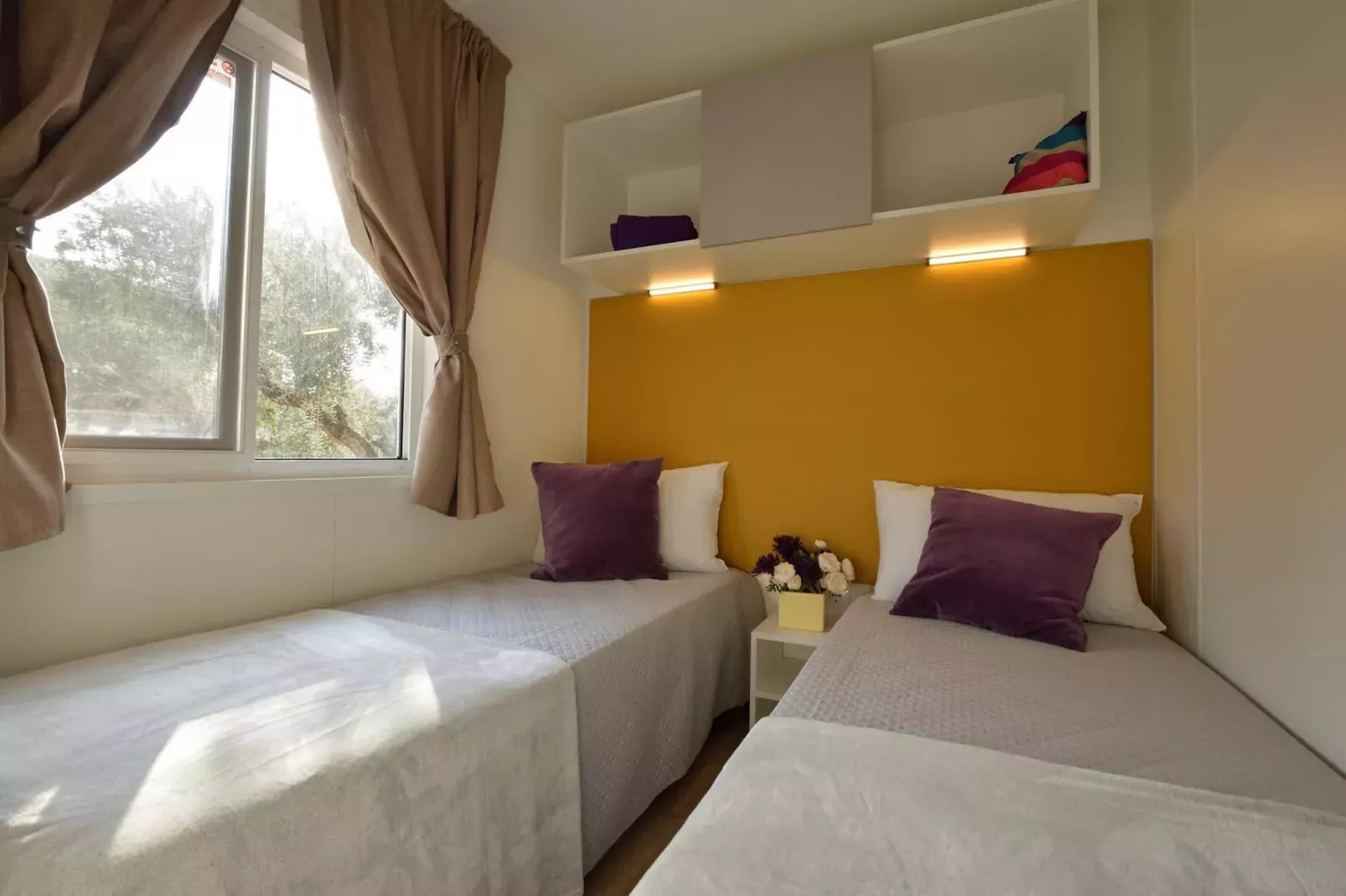 Caravan park della Colombaia, Padenghe sul Garda-CM Piazetta Fam.-Schlafzimmer