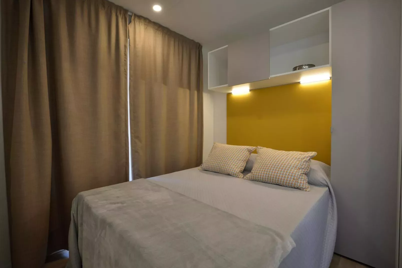 Caravan park della Colombaia, Padenghe sul Garda-CM Piazetta Fam.-Schlafzimmer