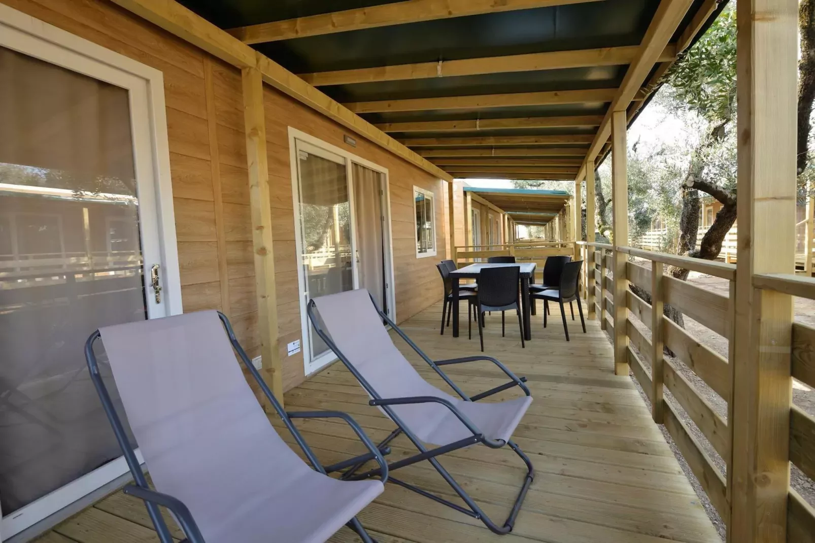 Caravan park della Colombaia, Padenghe sul Garda-CM Piazetta Fam.-Terrassenbalkon