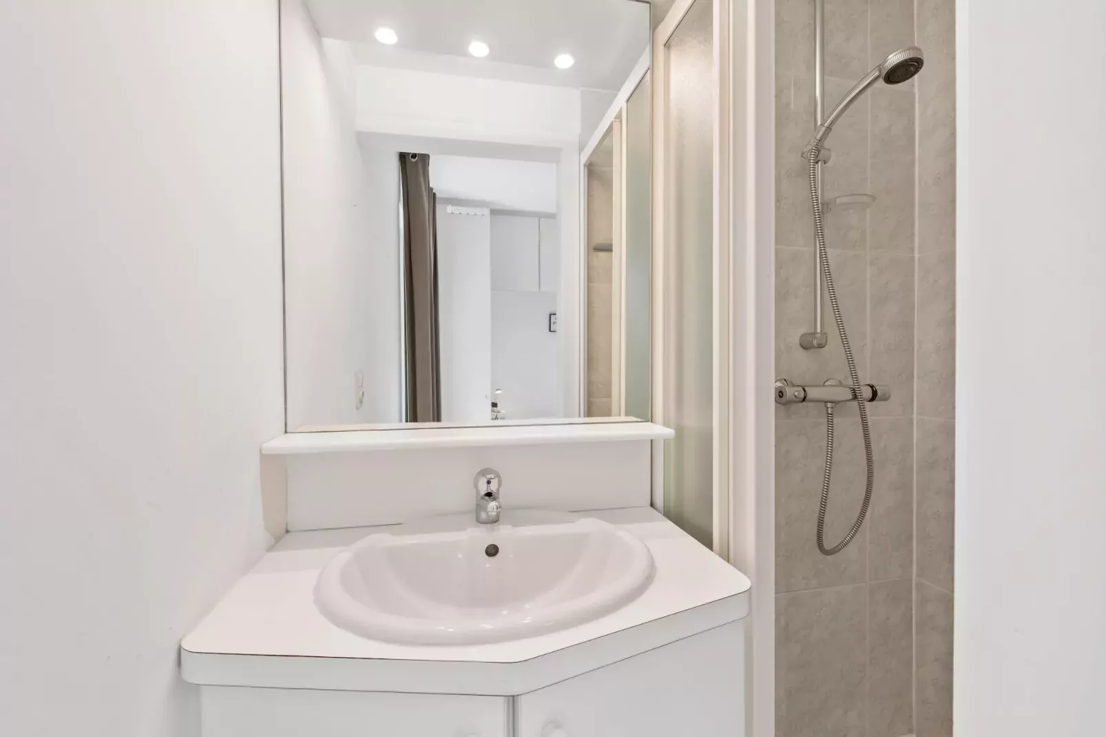 Campanula gv03g-Bathroom