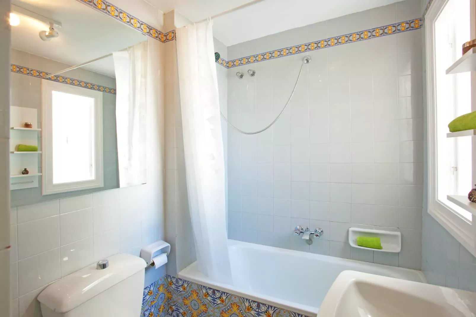 Benavista Studio - El Paraiso-Bathroom