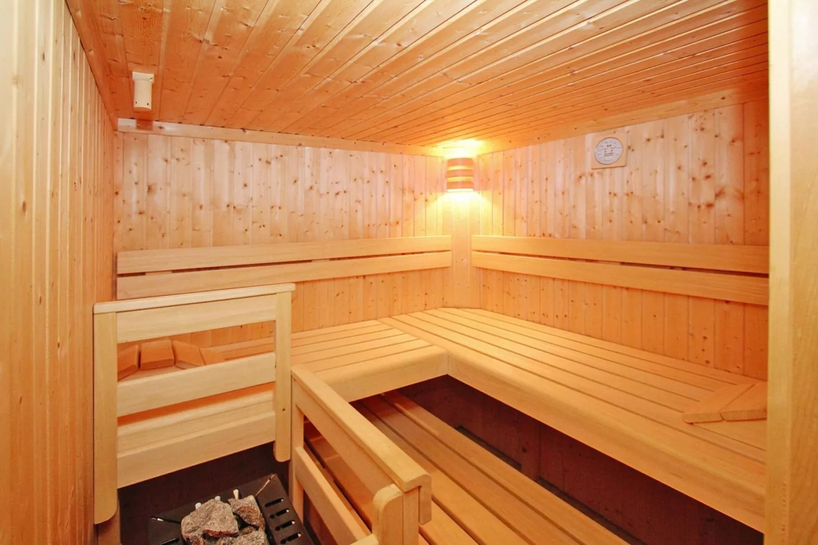 Chalet Verialta-Exterior summer
