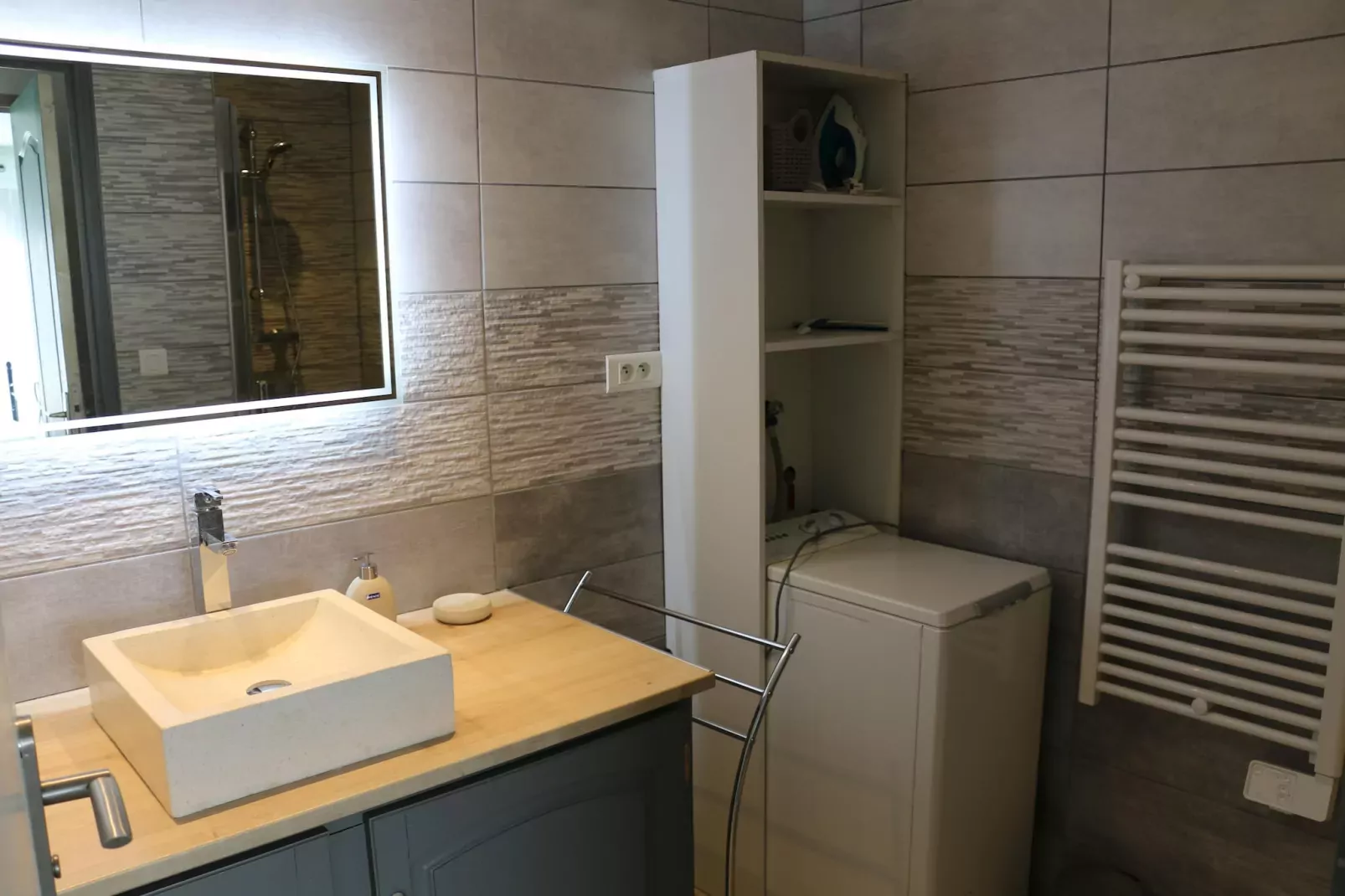 Maison de vacances Lavercantiere-Badezimmer