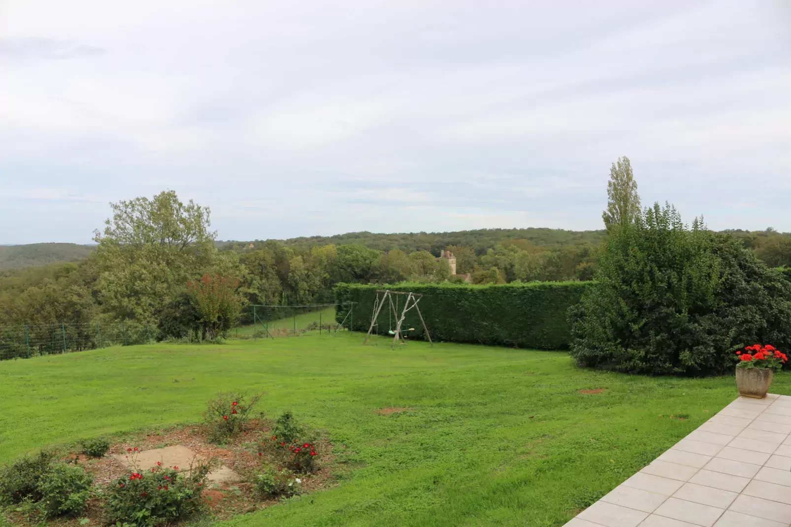 Maison de vacances Lavercantiere-Aussicht Sommer