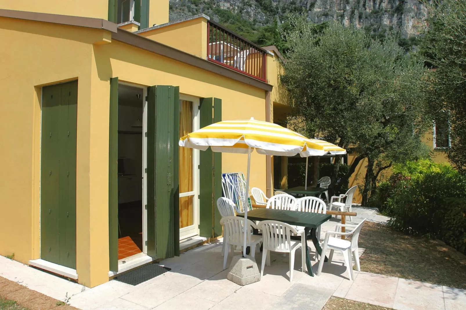 Residence Pratone Garda-quadrilo comfort-Terrassenbalkon