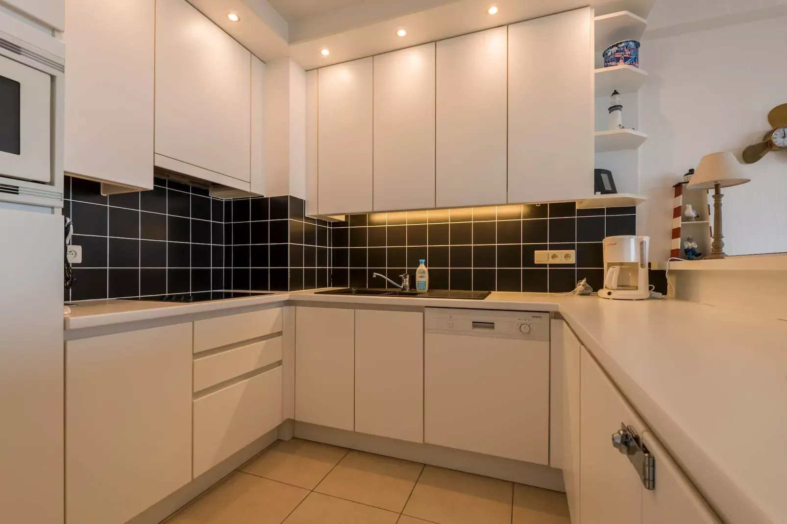 Les Petrels 601G-Kitchen