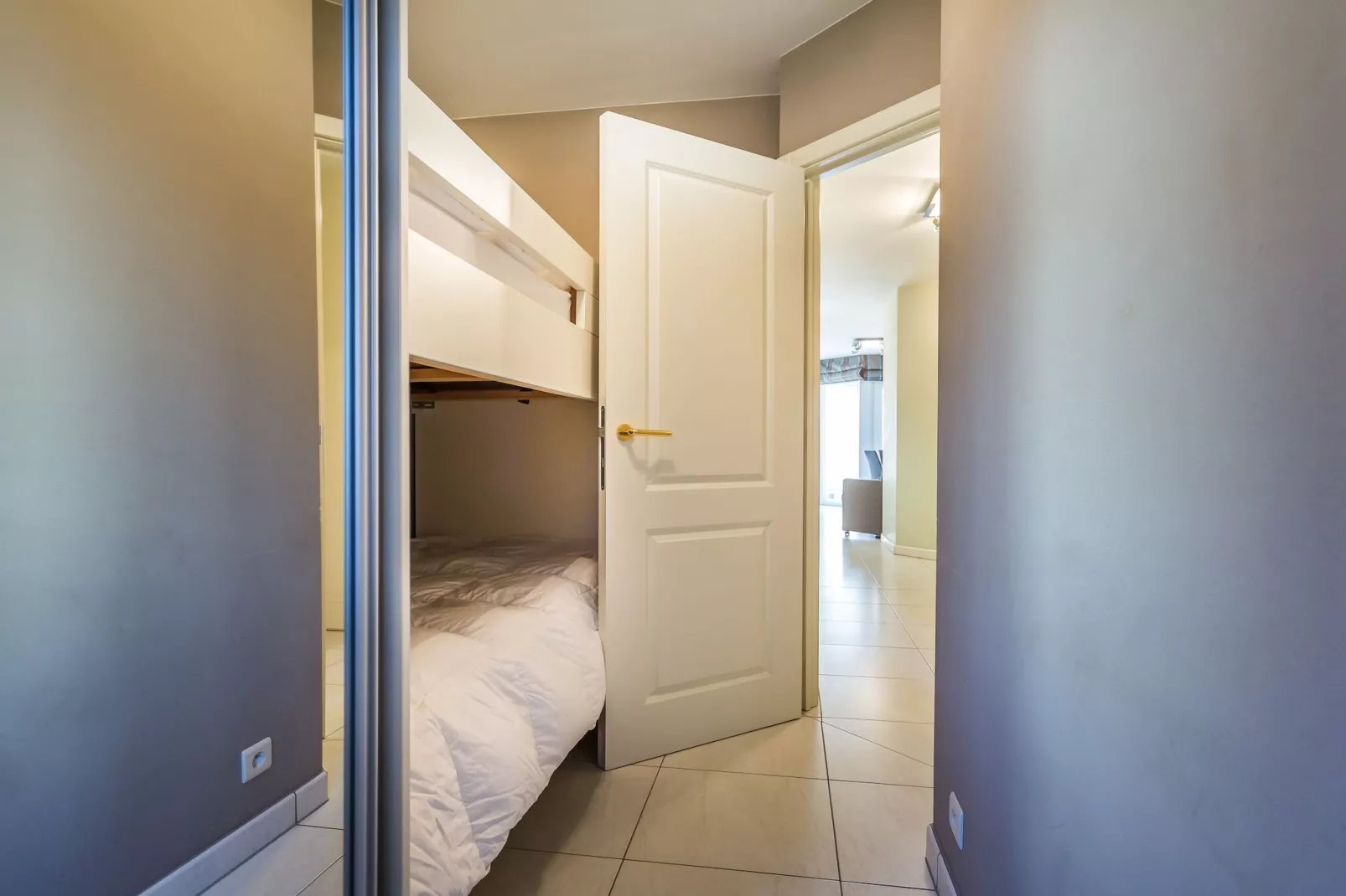 Dante 101-Bedroom