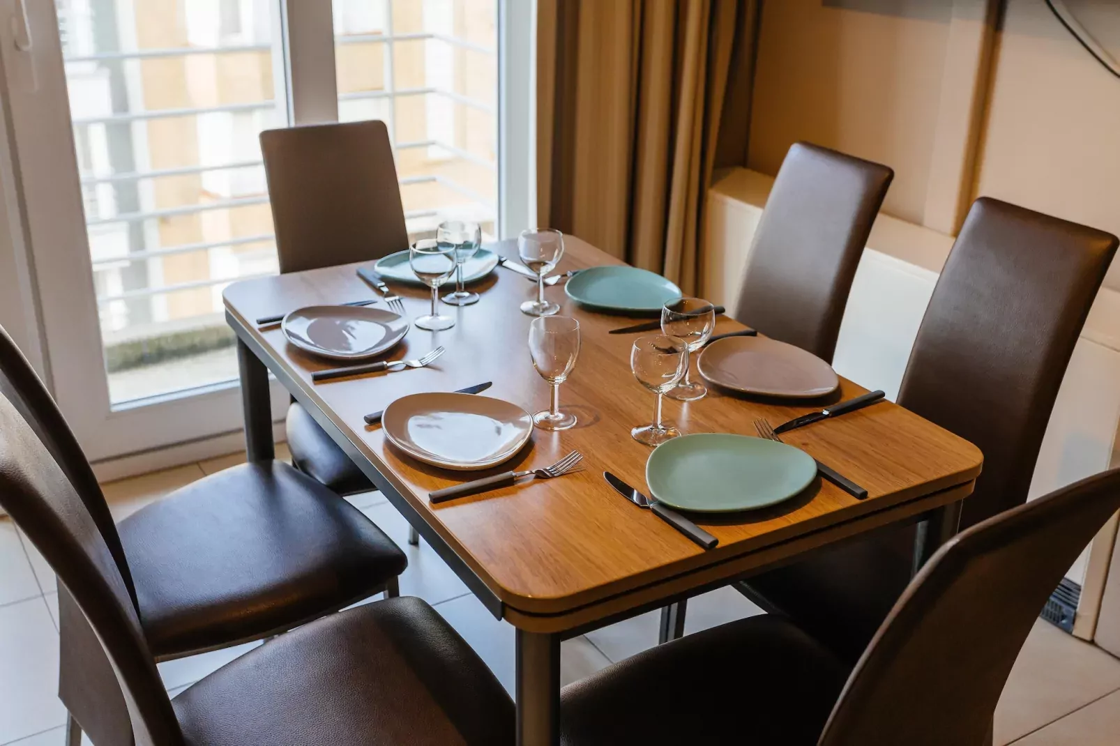 Dante 301-Dining room