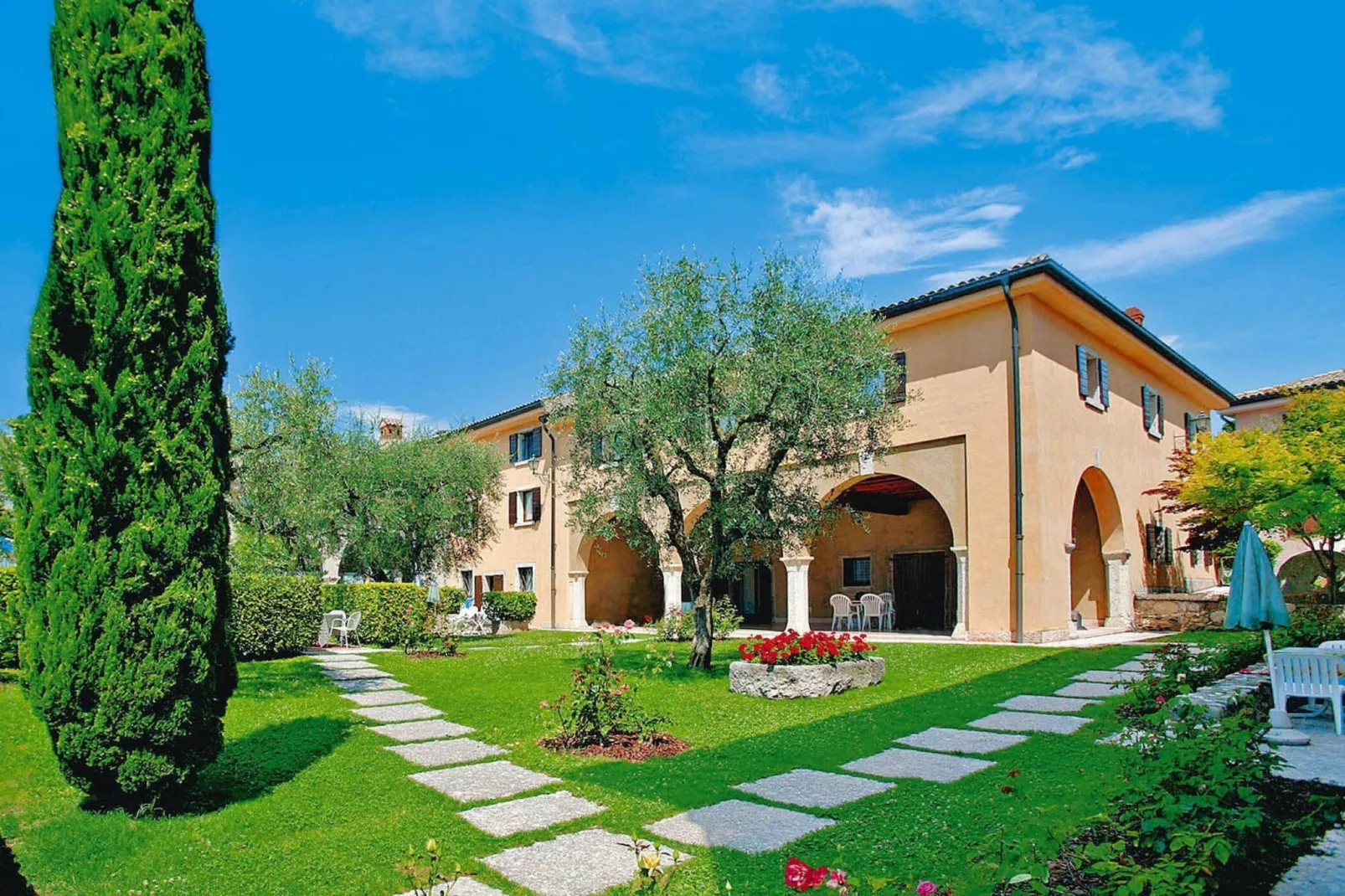 Residence La Filanda, Costermano-bilo classic mansarde-Exterior summer