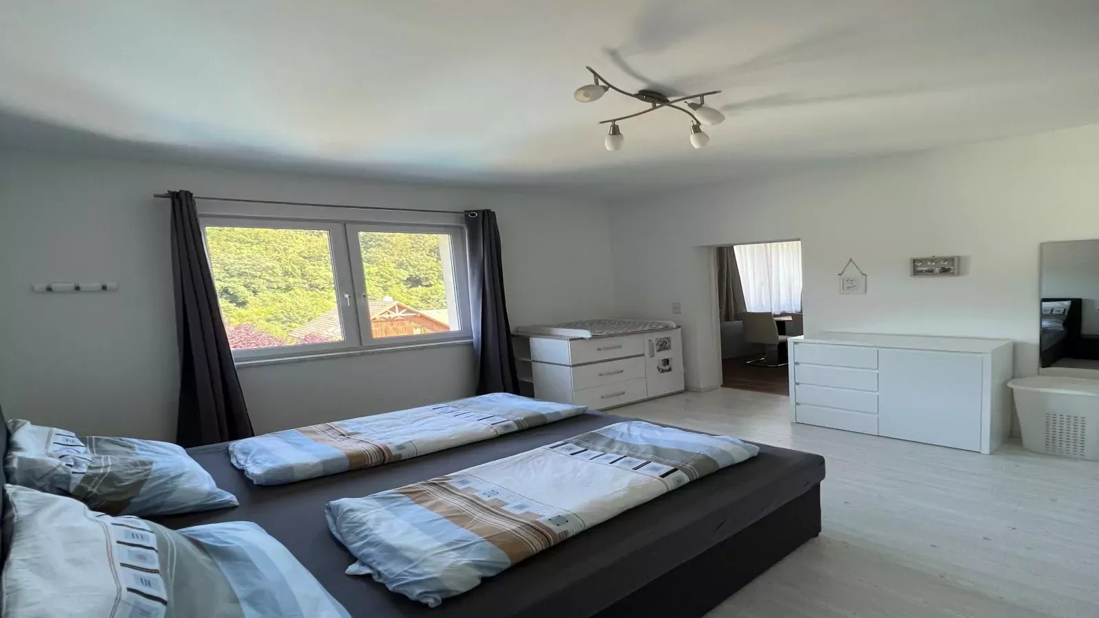 Wienerwaldblick-Schlafzimmer