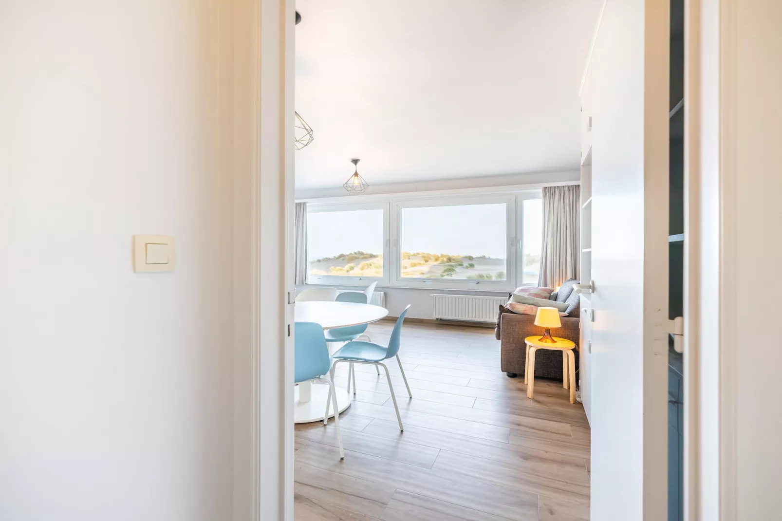 Manderley 204-Landing