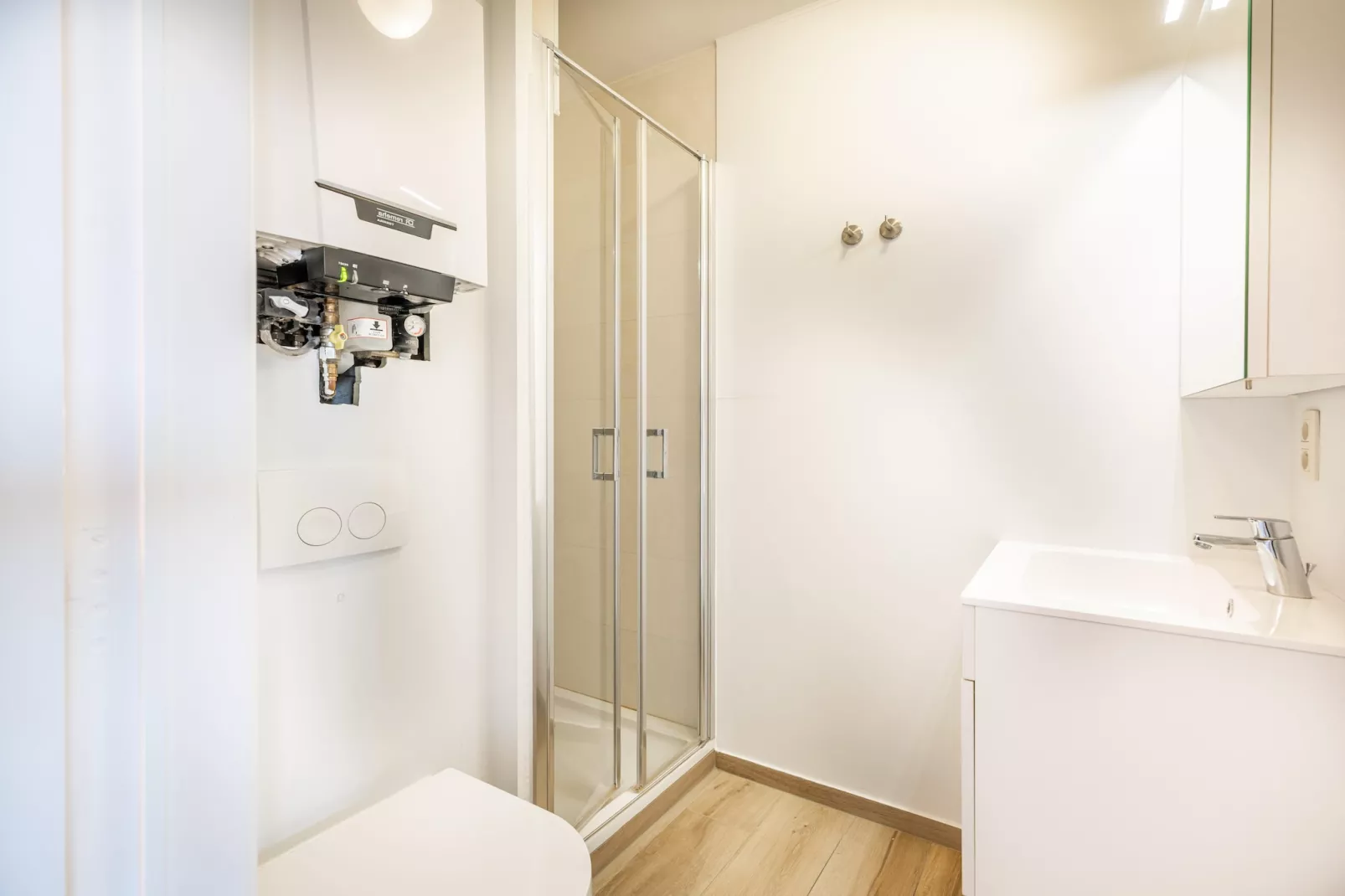 Manderley 204-Bathroom