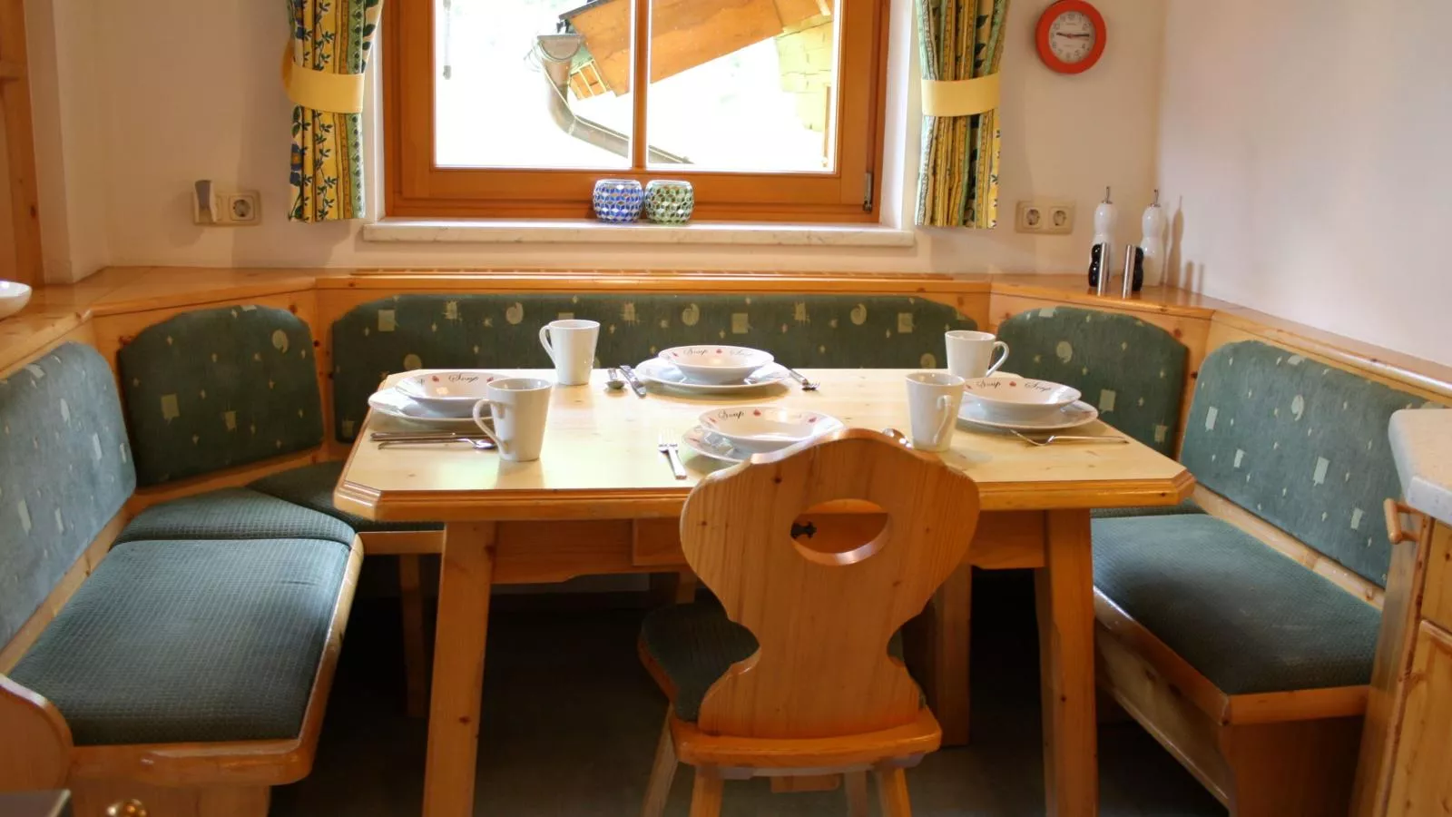 Fintinn-Dining room