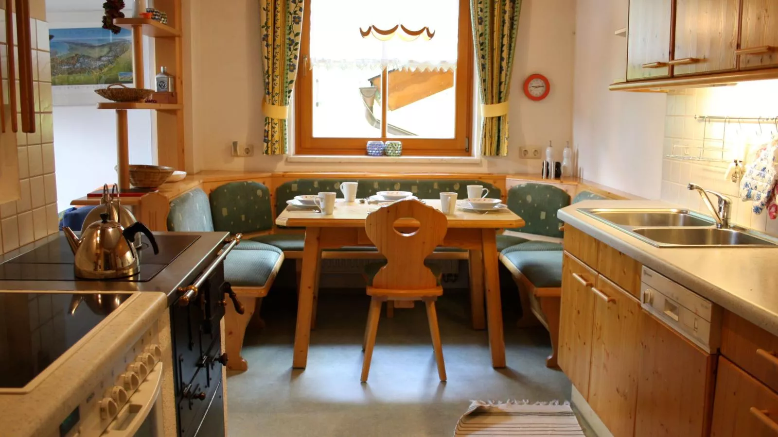 Fintinn-Dining room
