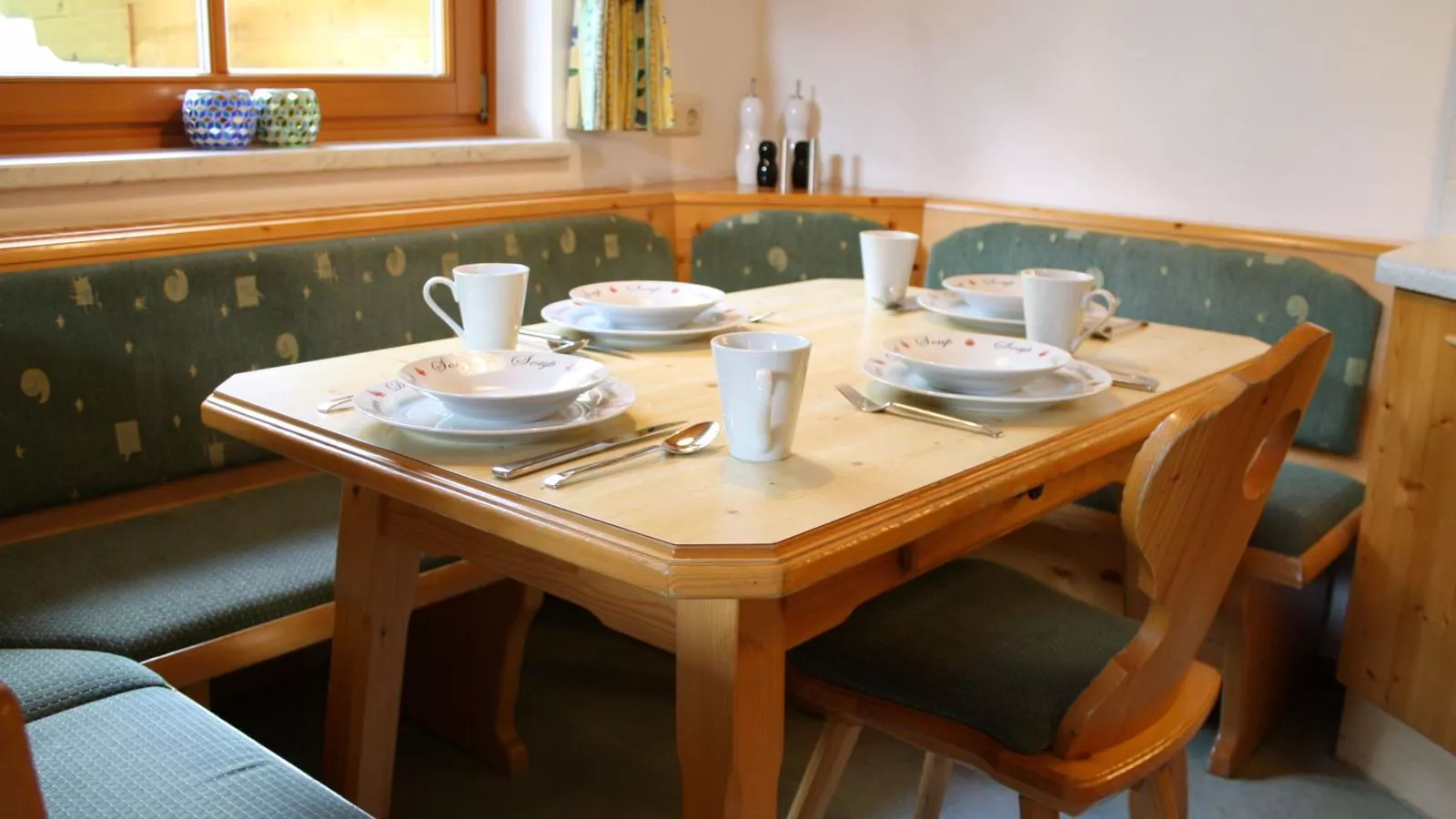 Fintinn-Dining room