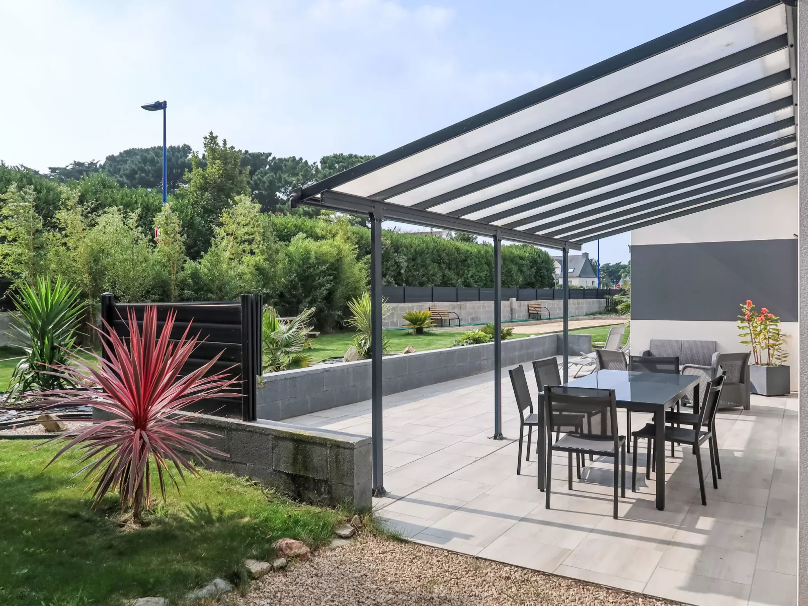 Palet Breton-Outside