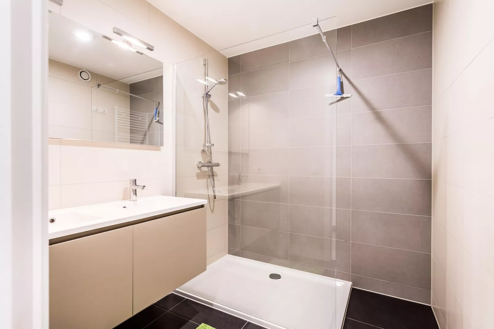 Amatus 303G30-Bathroom