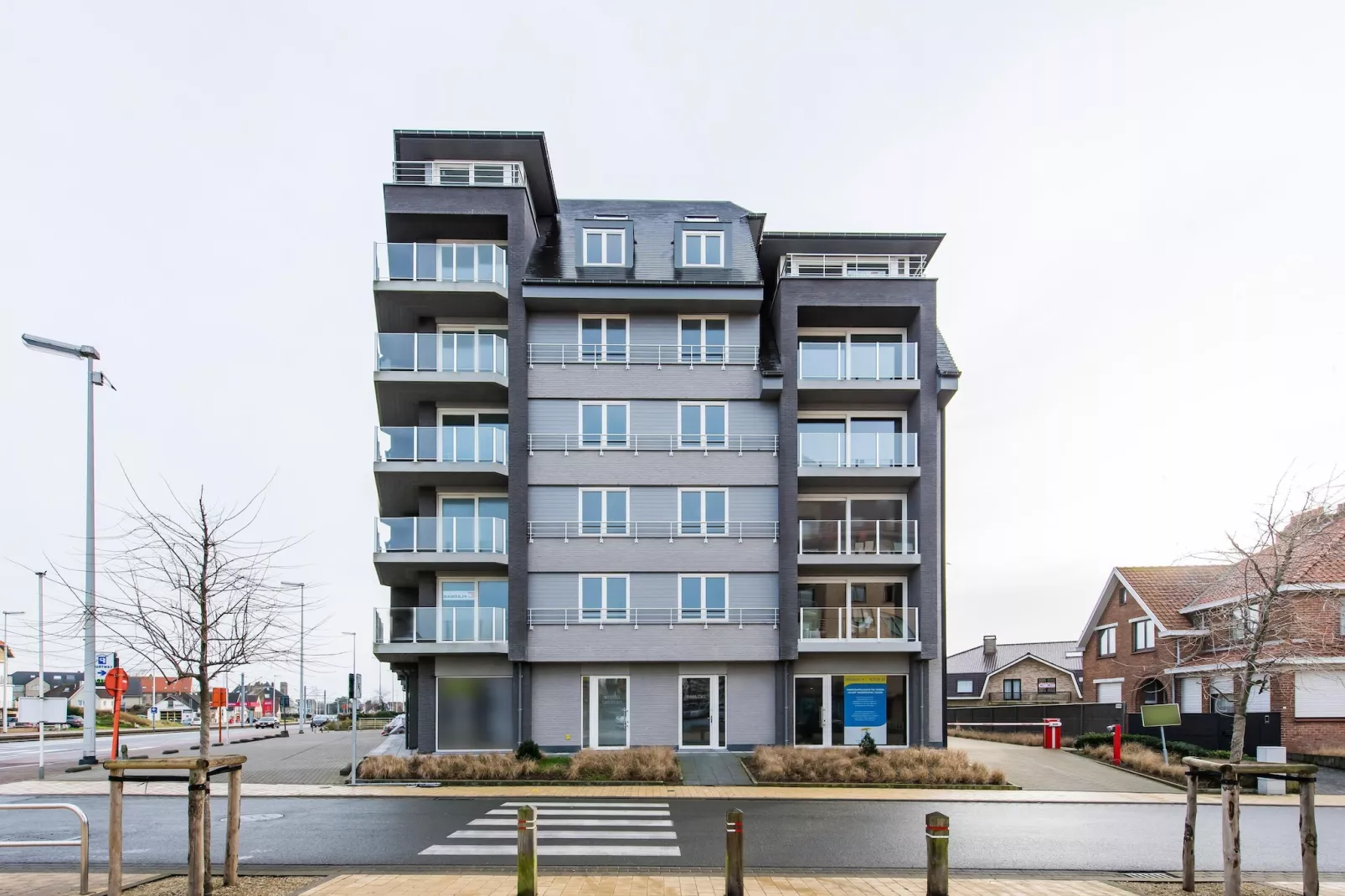 Delmar 401K26-Exterior summer