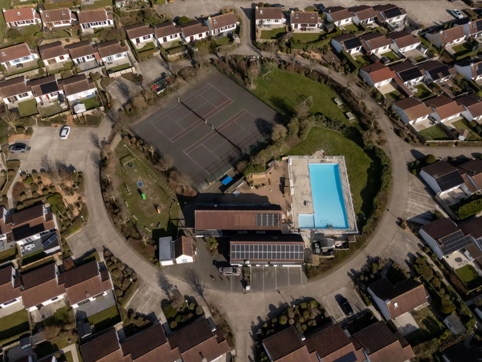 Giuliott with parking and shared pool-Outside
